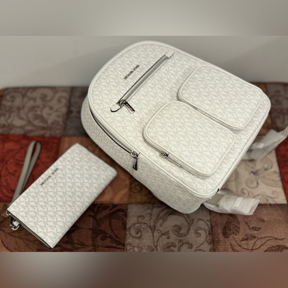 Michael Kors Jet Set Item Medium Backpack + wallet set